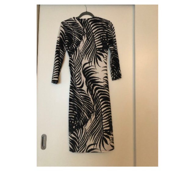 Anne Klein Palm Tree Wrap Dress in Black and White - Picture 4 of 5